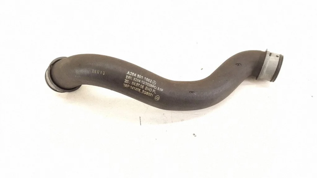 Engine coolant pipe/hose