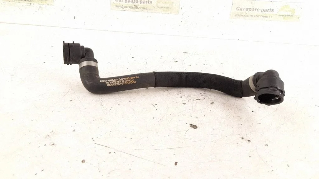 Engine coolant pipe/hose