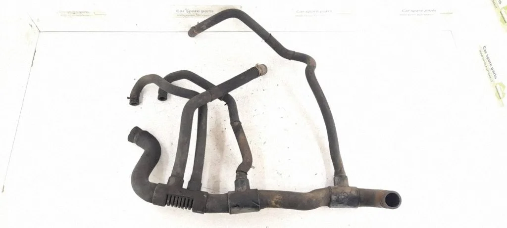 Engine coolant pipe/hose