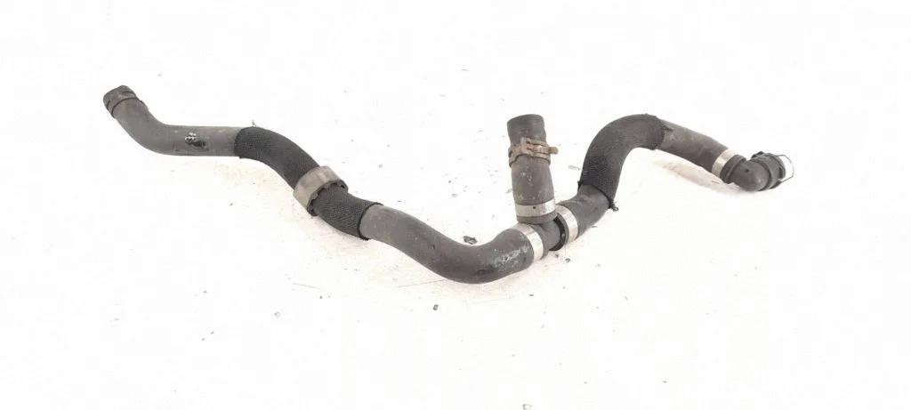Engine coolant pipe/hose