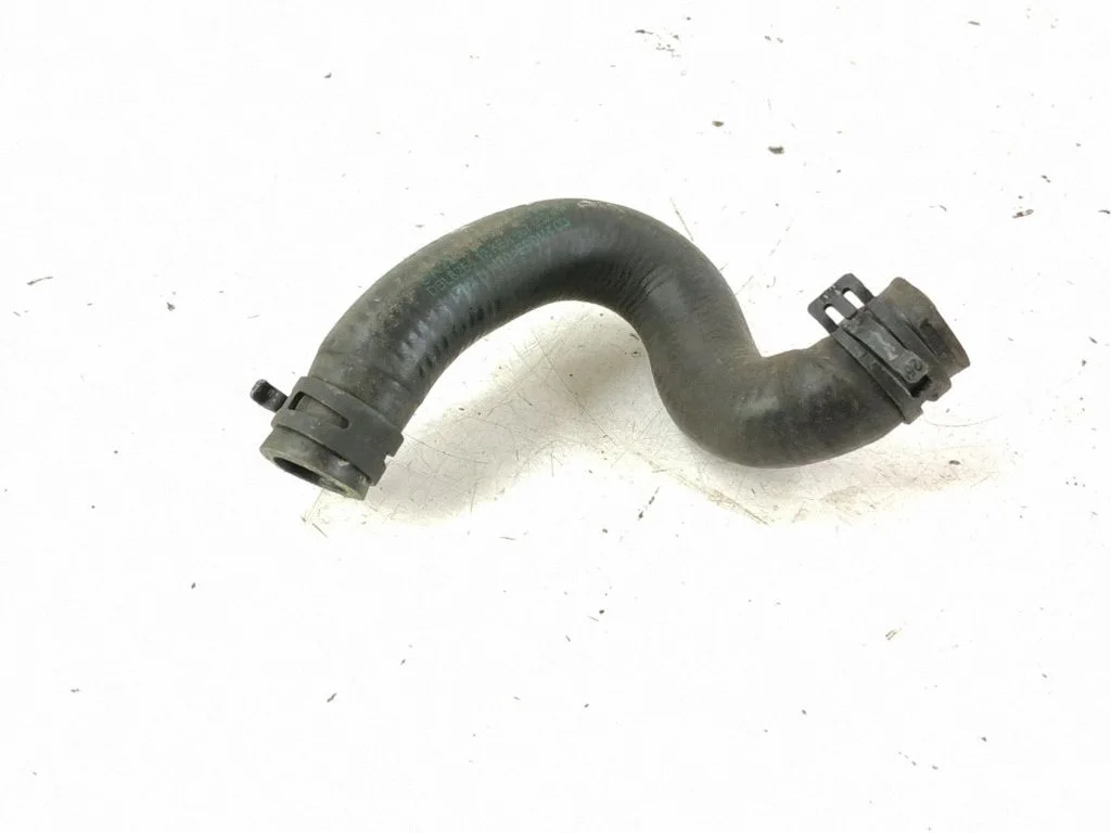 Engine coolant pipe/hose