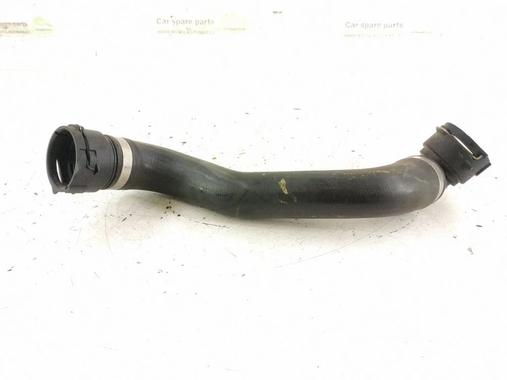 Engine coolant pipe/hose