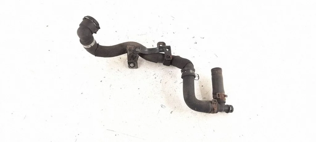 Engine coolant pipe/hose
