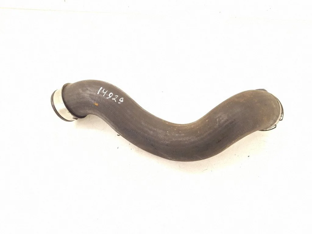 Intercooler hose/pipe – right
