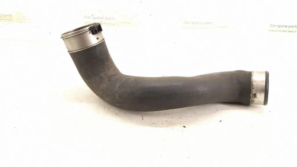 Intercooler hose/pipe – right