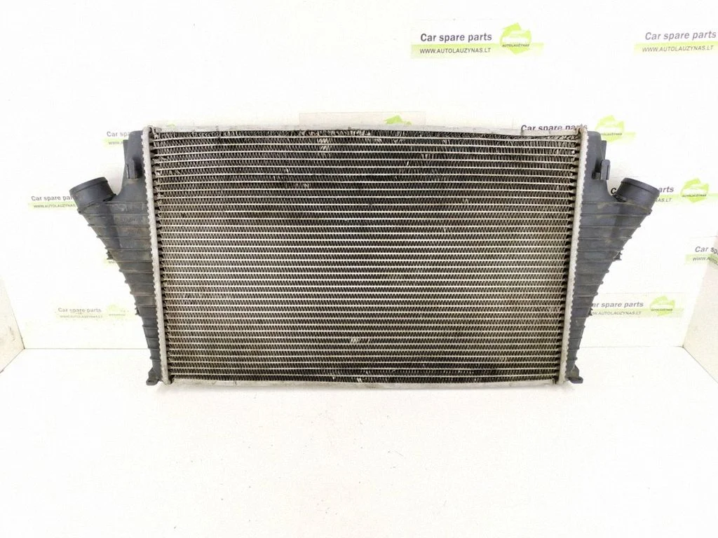 Starpdzesētāja (interkūlera) radiators