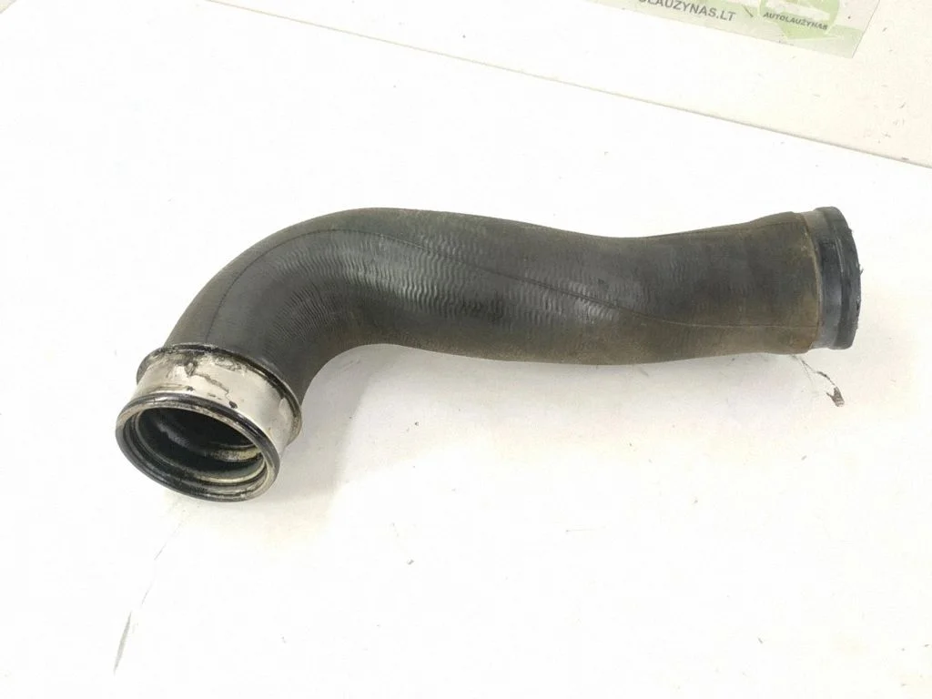 Intercooler hose/pipe – right
