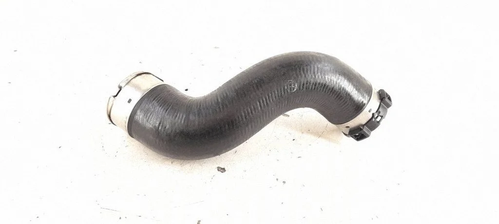 Intercooler hose/pipe – right