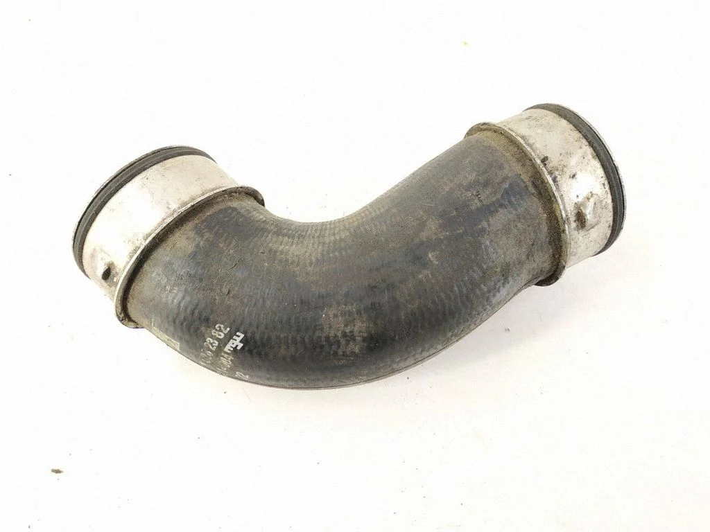 Intercooler hose/pipe – left