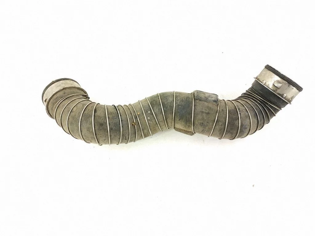 Intercooler hose/pipe – right