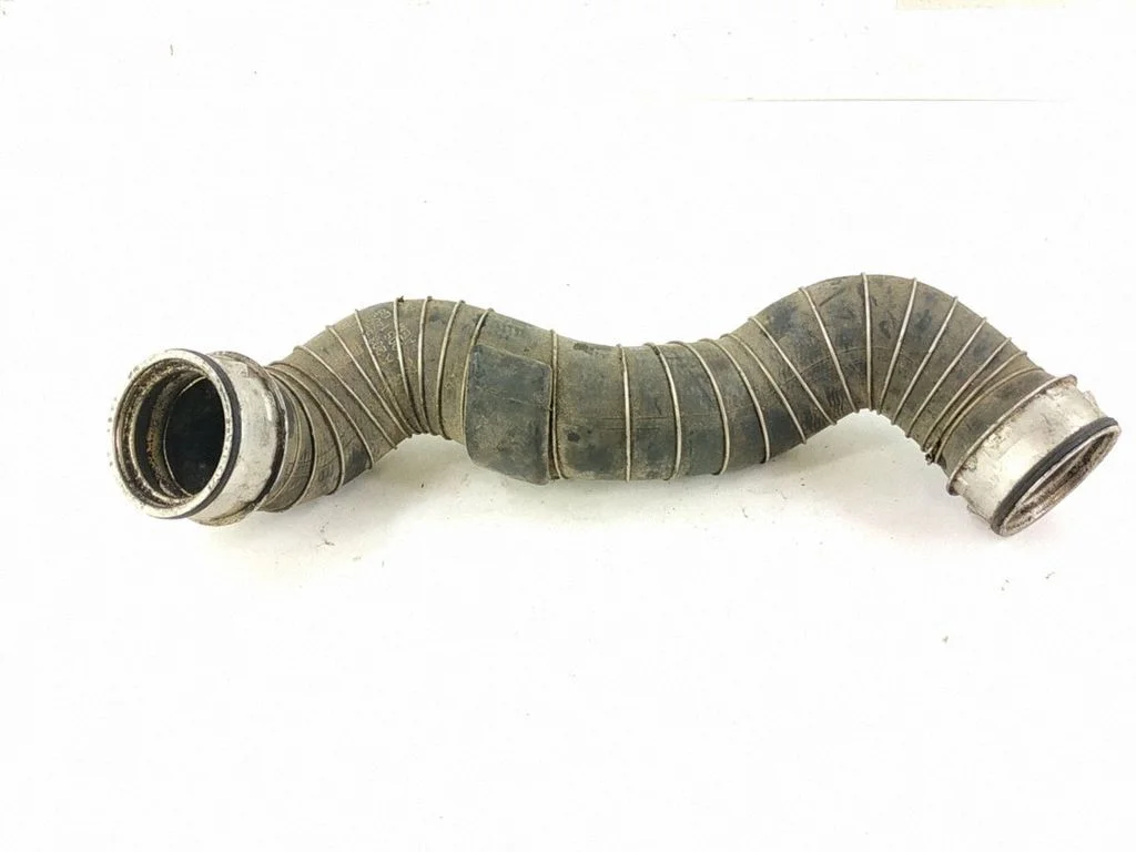Intercooler hose/pipe – right