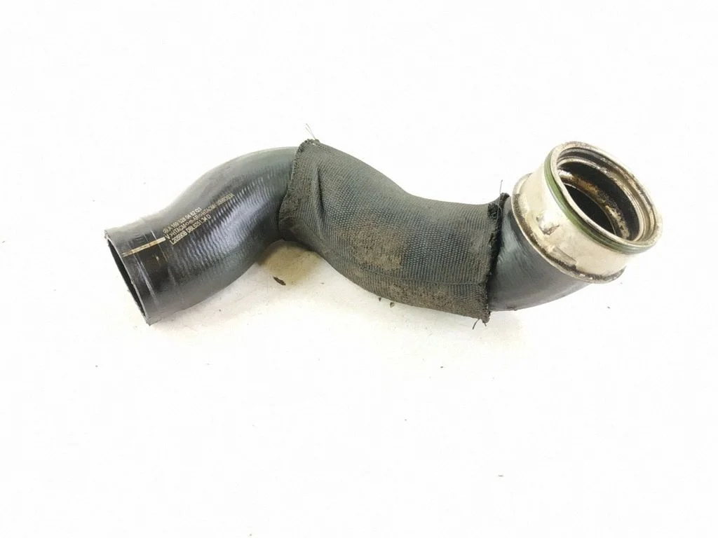 Intercooler hose/pipe – right