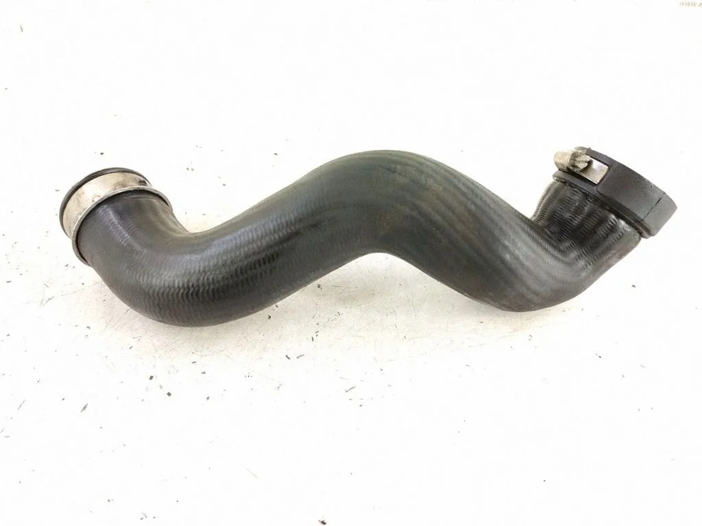 Intercooler hose/pipe – left