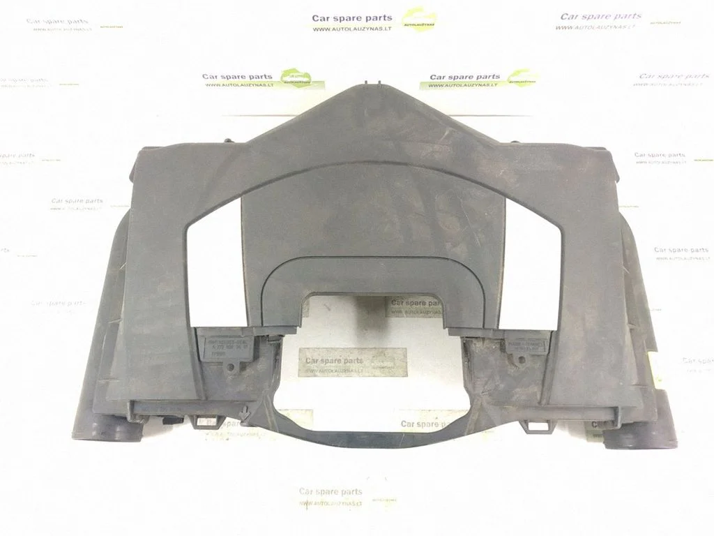 Engine cover (trim) – Mercedes-Benz ML-Class W164 (2005-2011)