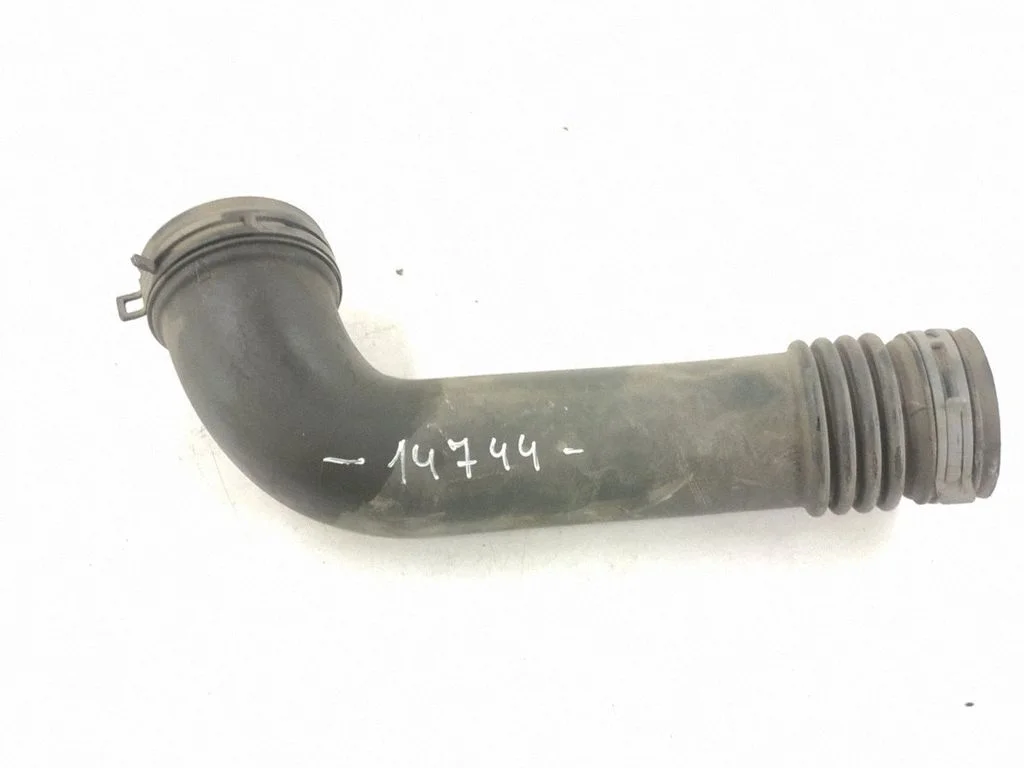 Air intake duct part – Mercedes-Benz ML-Class W164 (2005-2011)