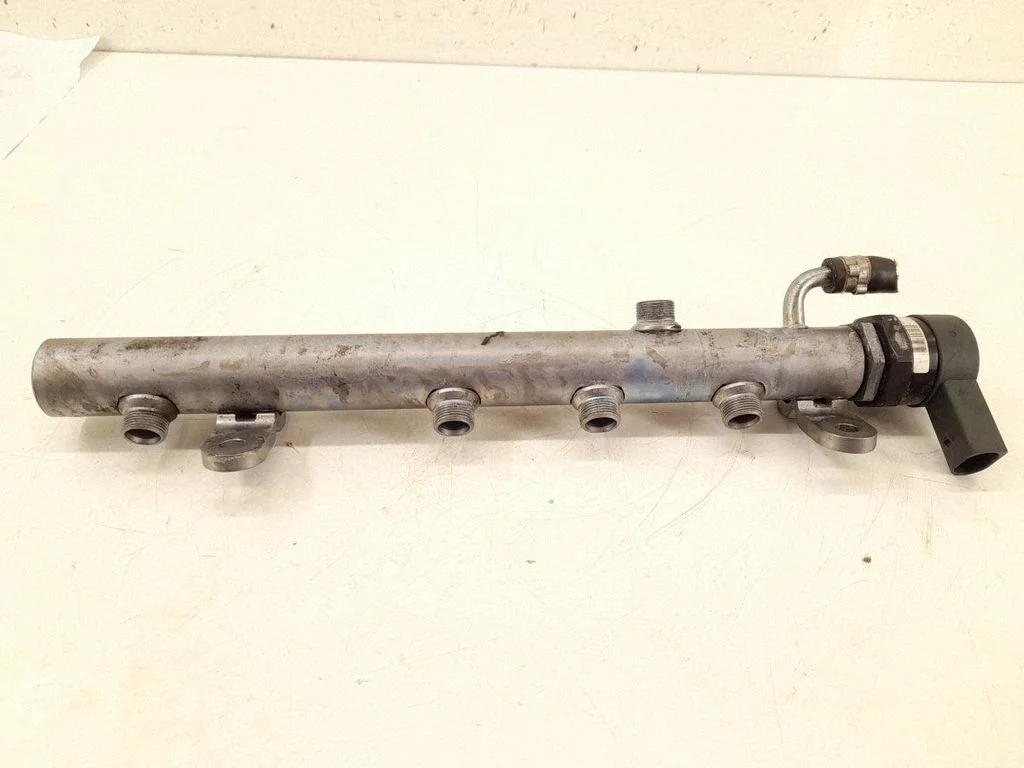 Fuel main line pipe