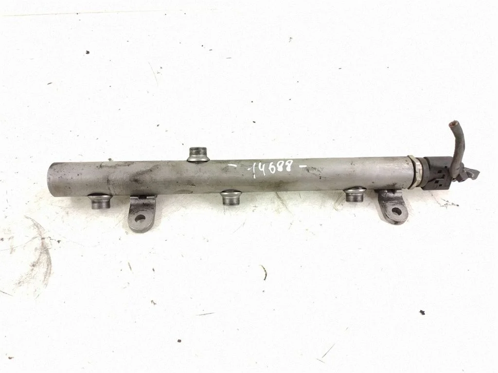 Fuel main line pipe