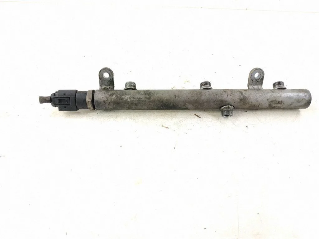 Fuel main line pipe