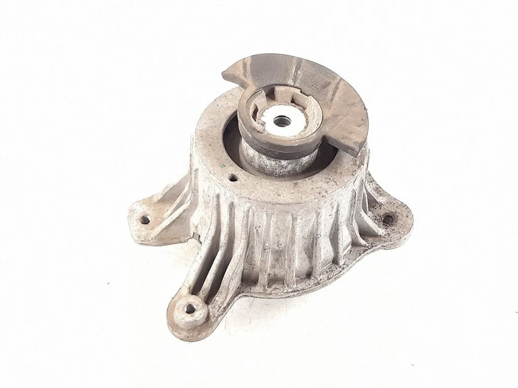 Engine mount bracket – left