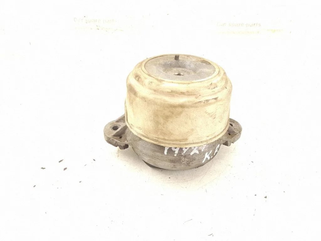Engine mount bracket – left