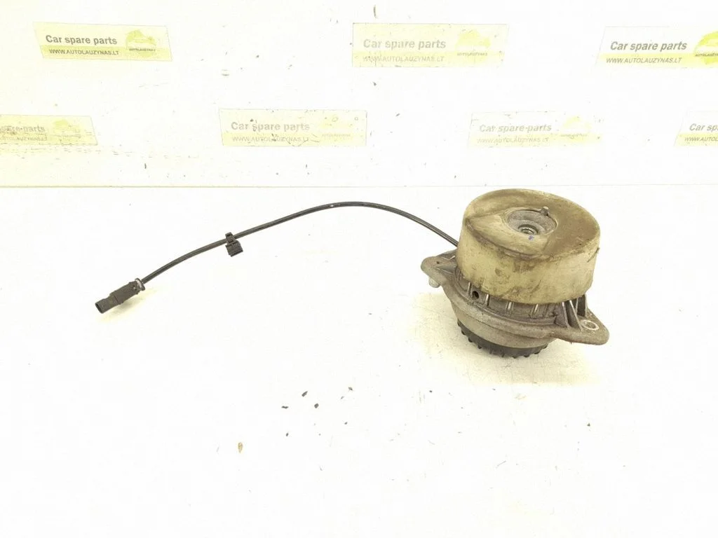 Engine mount bracket – rear