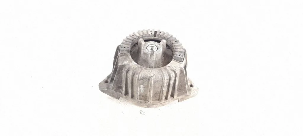 Engine mount bracket – right