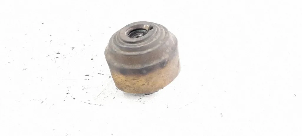 Engine mount bracket – right