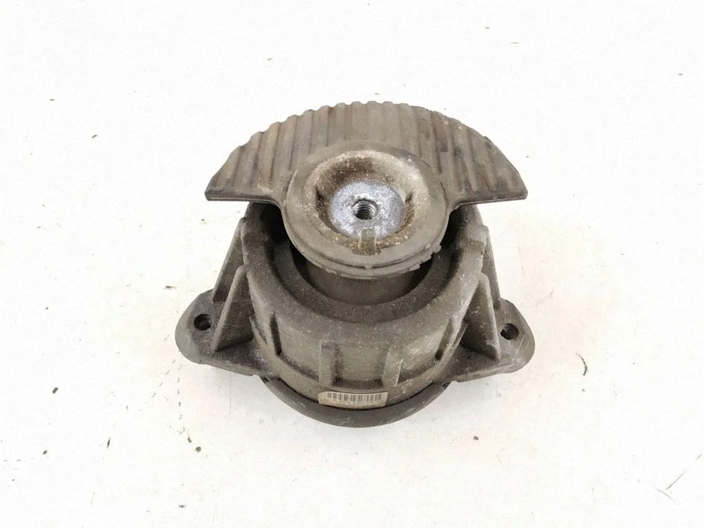 Engine mount bracket – right