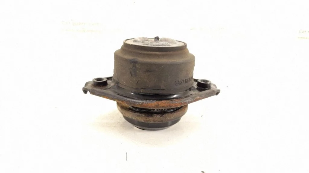 Engine mount bracket – right