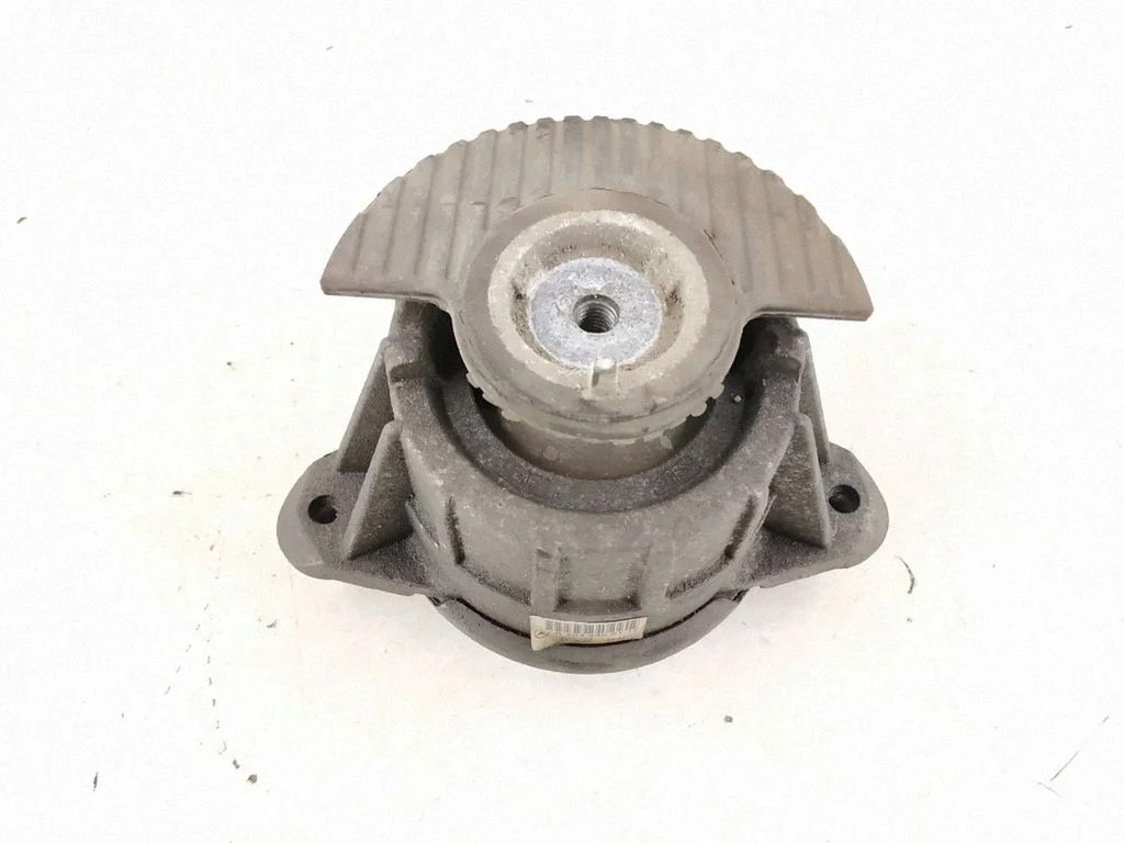 Engine mount bracket – left