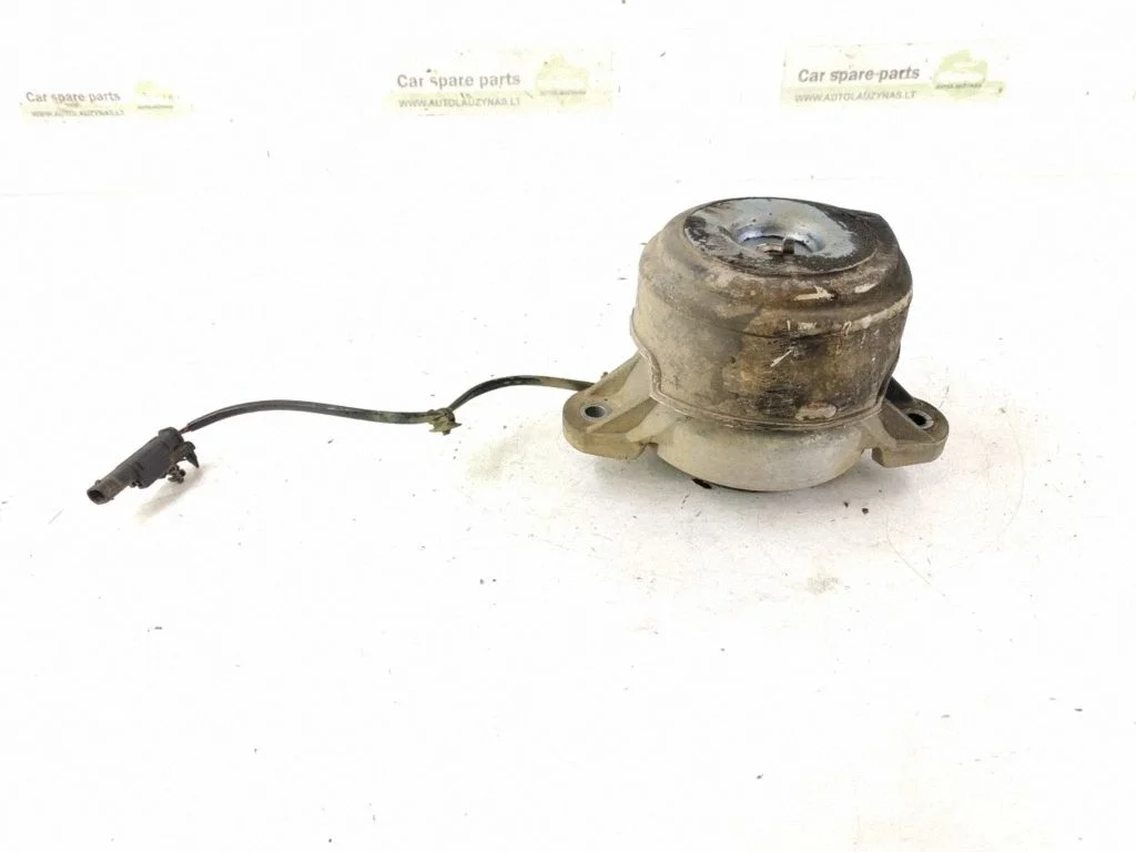Engine mount bracket – left