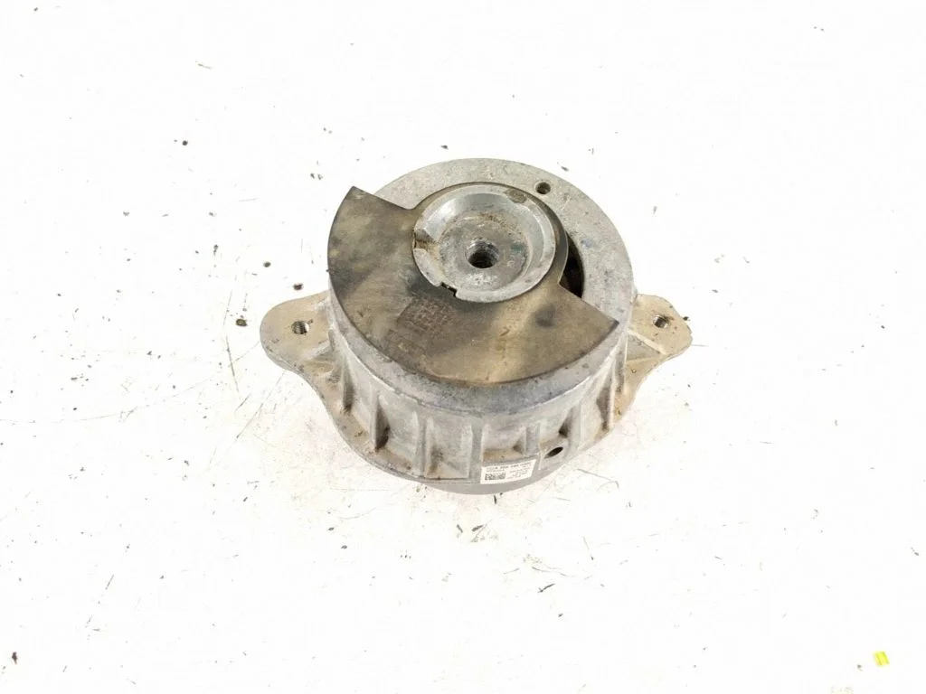 Engine mount bracket – left