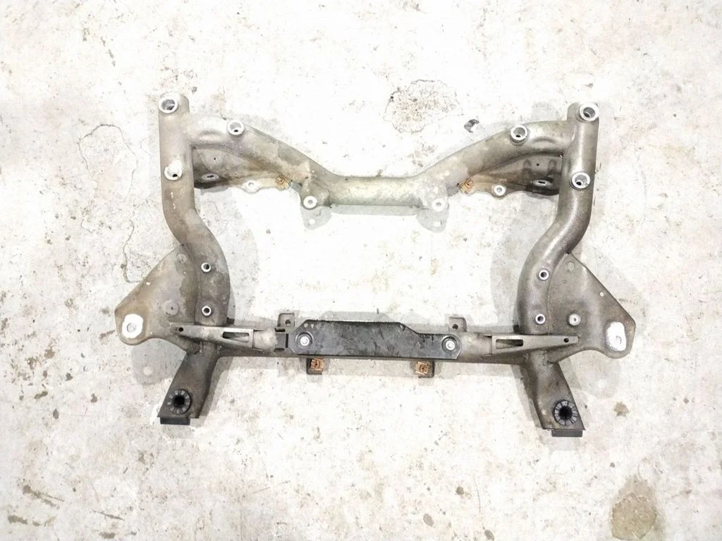 Front subframe – Mercedes-Benz C-Class AMG W204 (2007-2014)