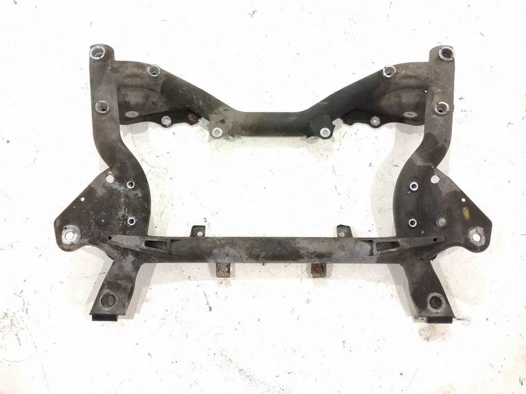 Front subframe – Mercedes-Benz C-Class AMG W204 (2007-2014)