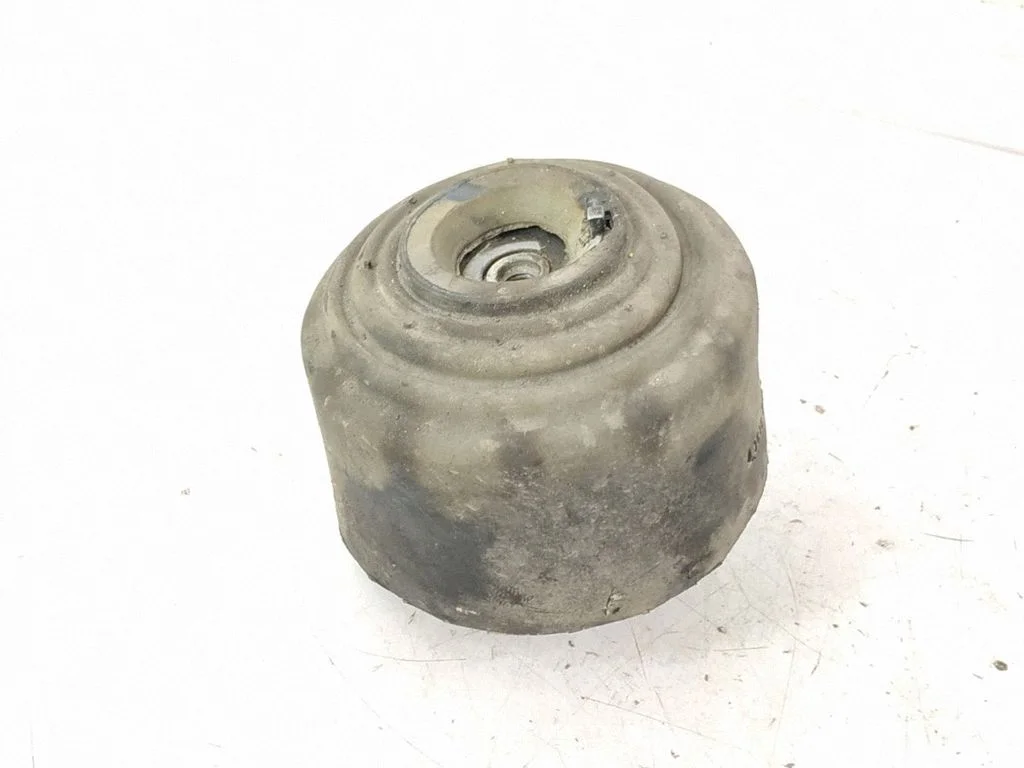 Engine mount bracket – right