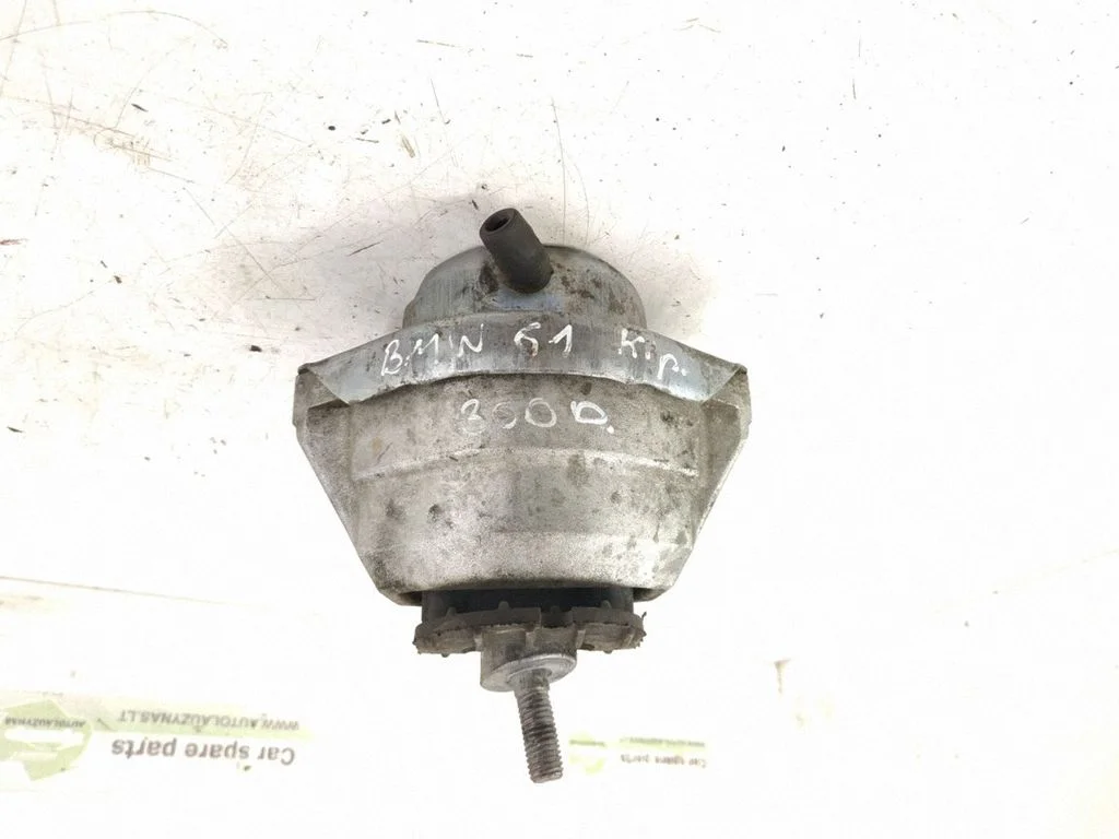 Engine mount bracket – left
