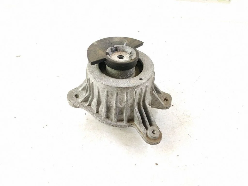 Engine mount bracket – right