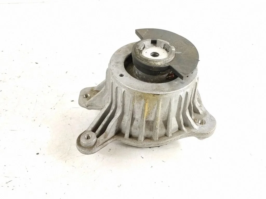 Engine mount bracket – left