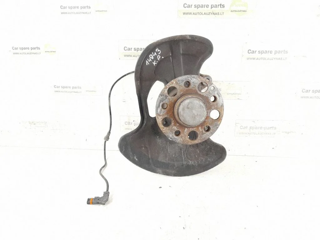 Front wheel hub – front left