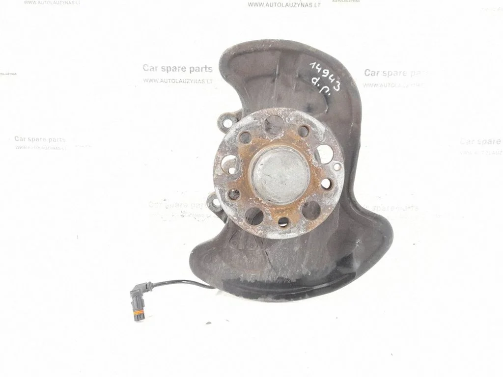 Front wheel hub – front right