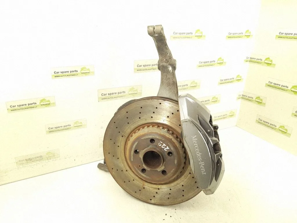 Front wheel hub – front left