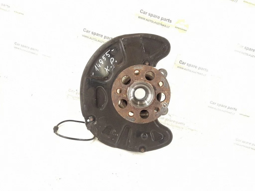 Front wheel hub – front left