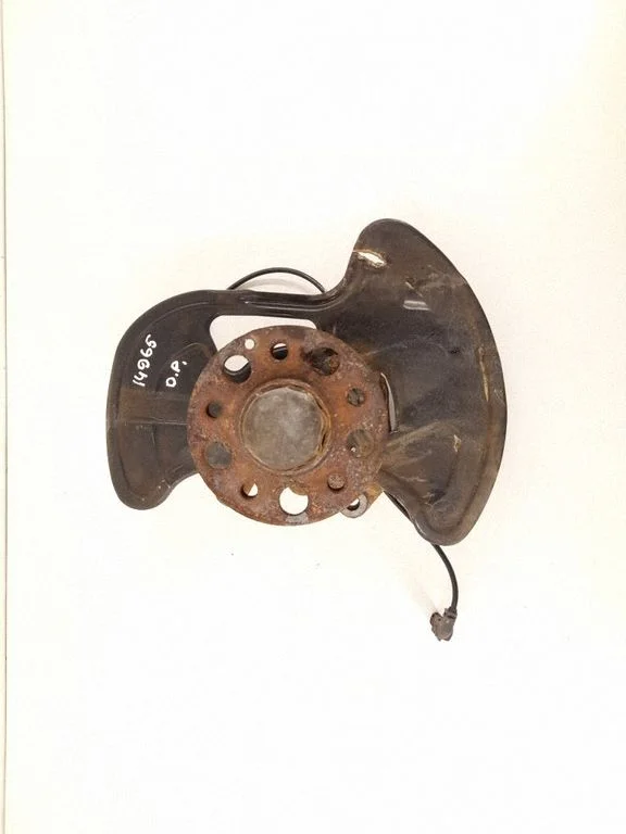 Front wheel hub – front right