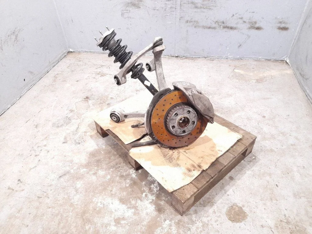 Front wheel hub – front left