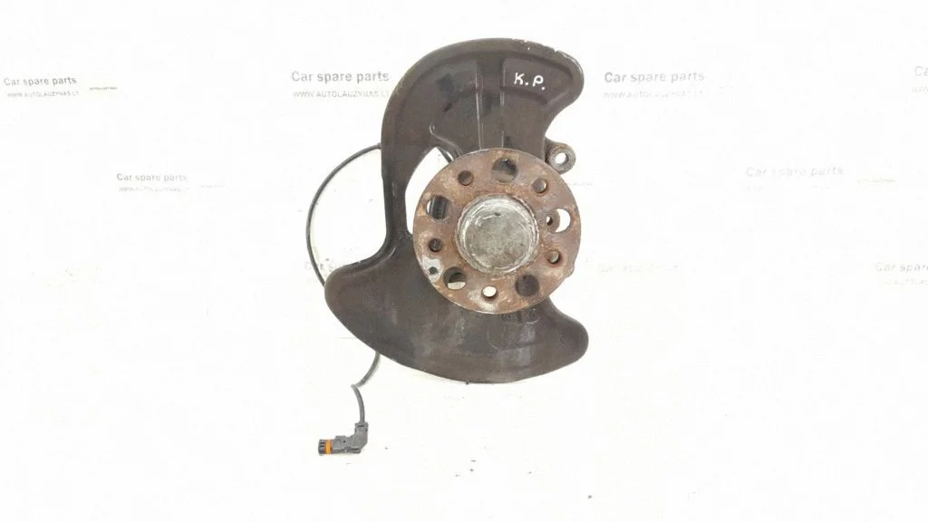 Front wheel hub – front left