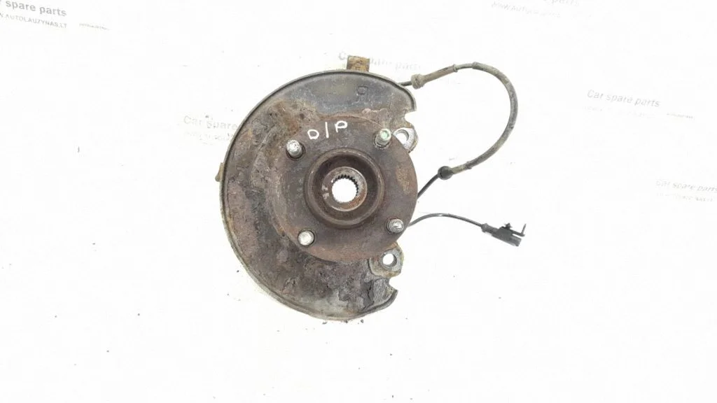 Front wheel hub – front right
