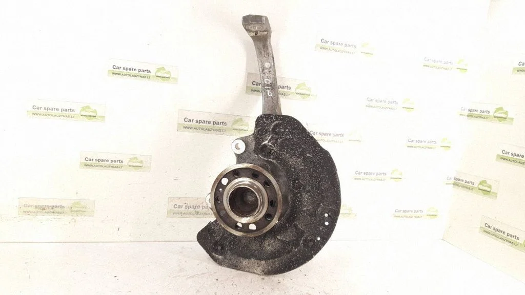 Front wheel hub – front right