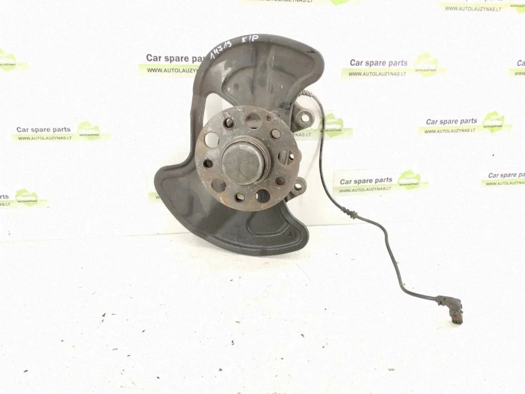 Front wheel hub – front left