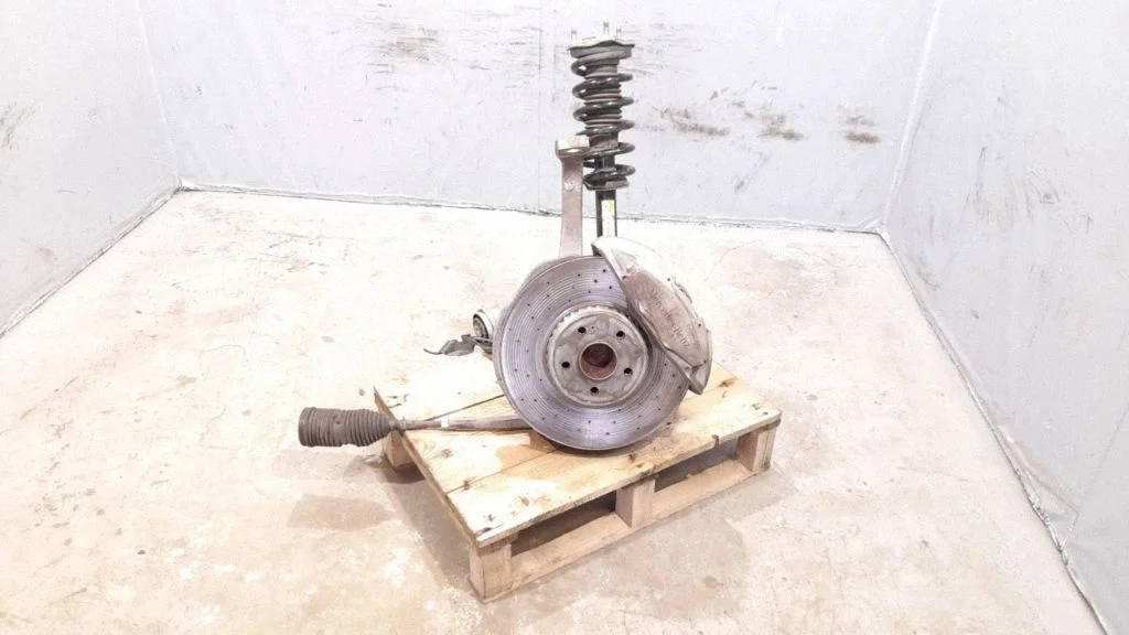 Front wheel hub – front left