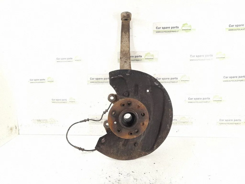 Front wheel hub – front right